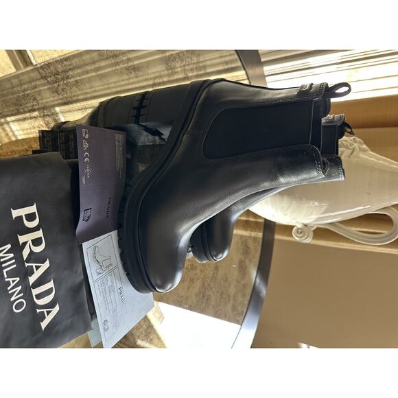 PRADA BLACK Leather Double Gore Lug Sole Chelsea Ankle Boots EU 40 US 9 - Picture 5 of 9